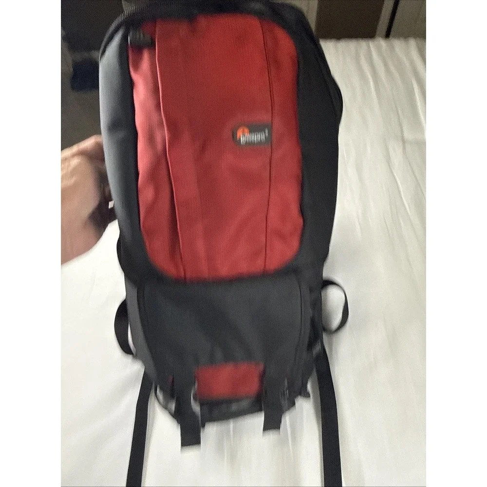 Lowepro Fastpack‎ 100 Camera Bag Backpack Used 4 Times EUC Red Dividers Padding